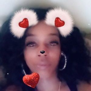 Meet your Posher, Monique